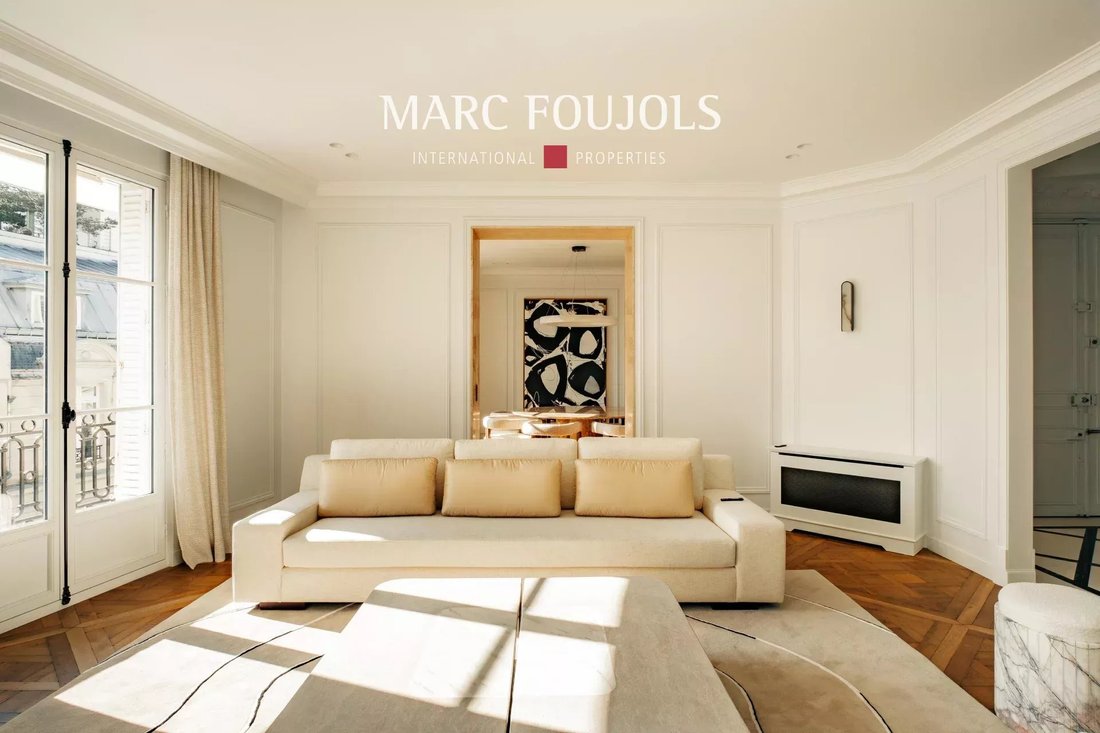 Apartment in Triangle d'Or, Paris 8e Arrondissement, Paris 4 - 17721215