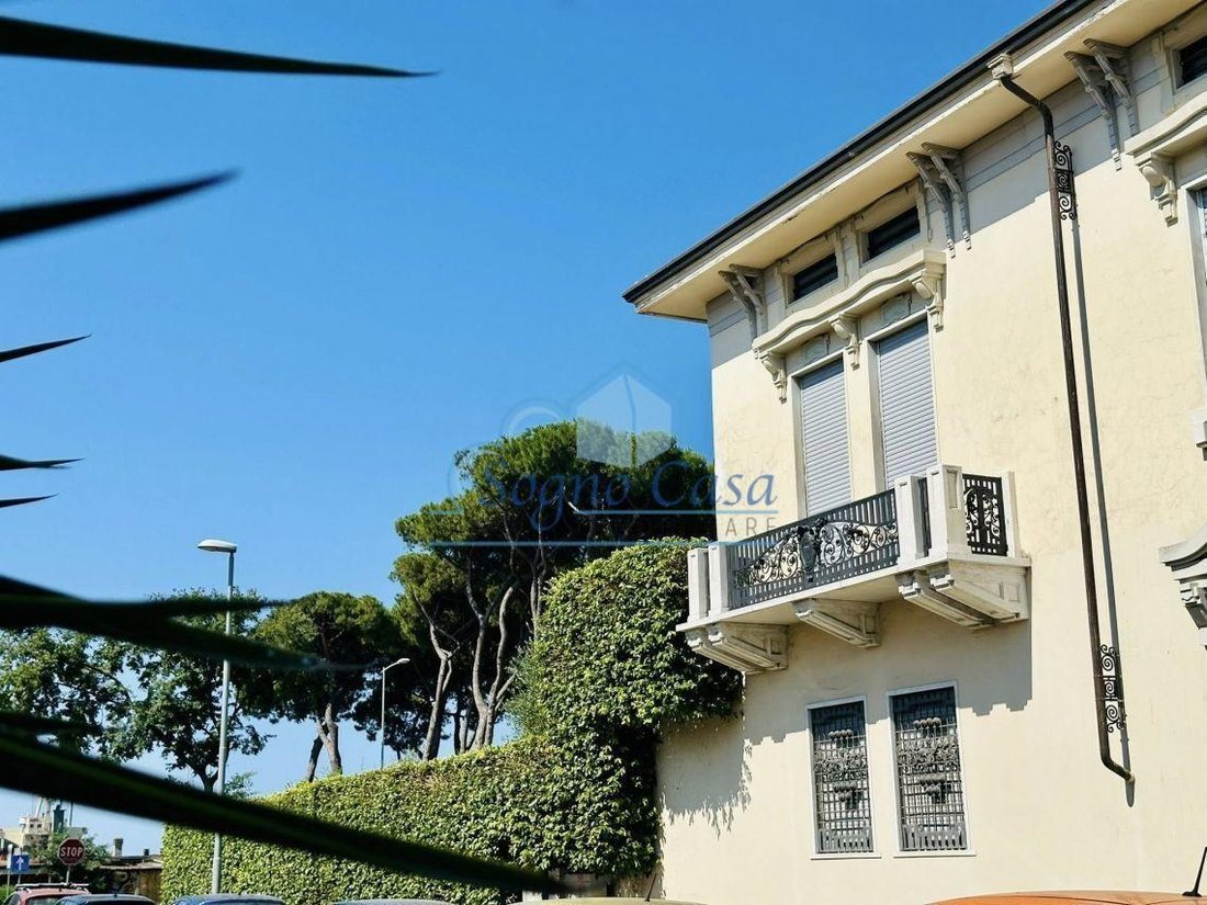 Villa in Marina di Carrara, Tuscany, Italy 3 - 17722972