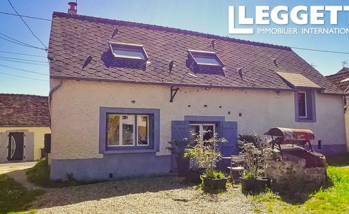 House in Mer, Centre-Val de Loire, France 1