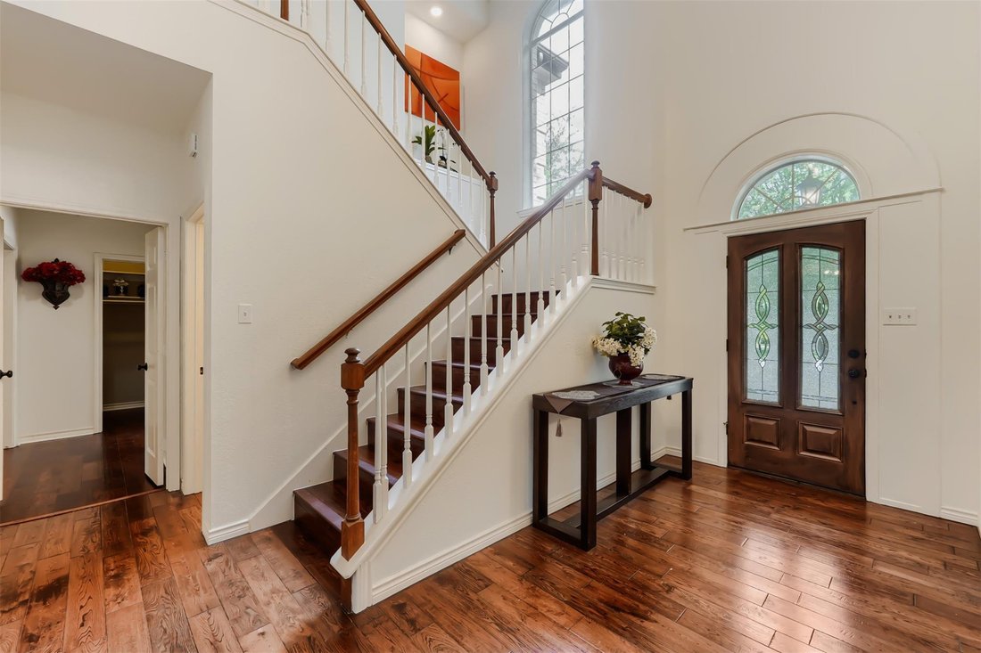 House in The Hills, Texas, United States 2 - 17722489