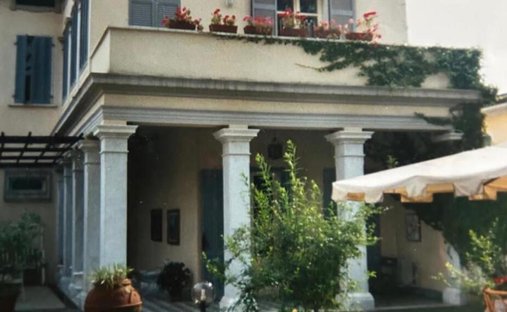 Villa in Marina di Carrara, Tuscany, Italy 1
