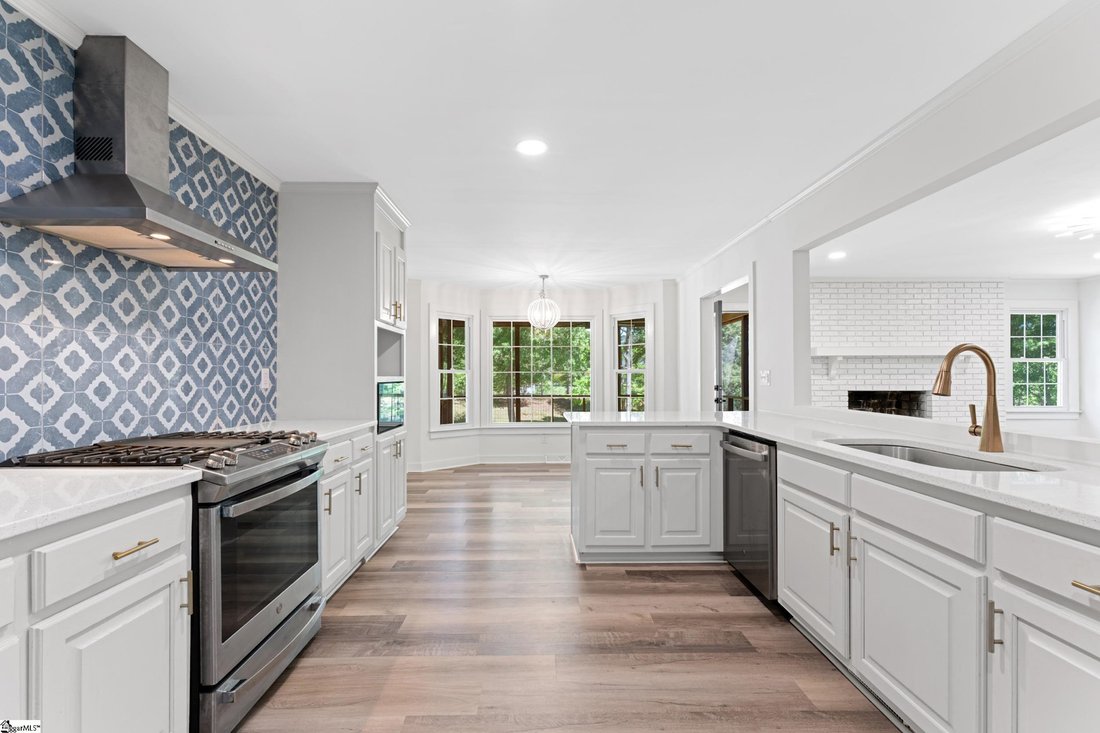 House in Fountain Inn, South Carolina, United States 5 - 17721346