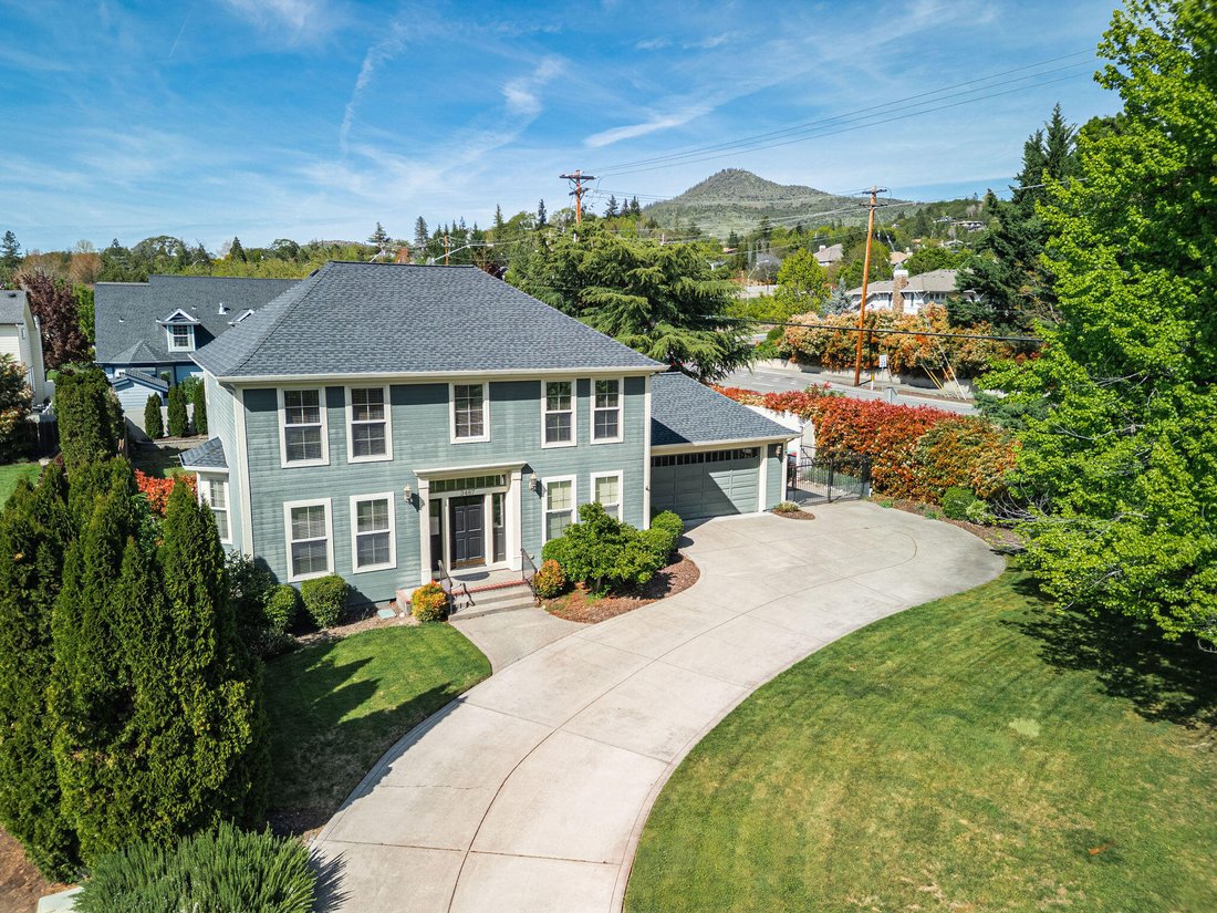 House in Medford, Oregon, United States 1 - 16787625