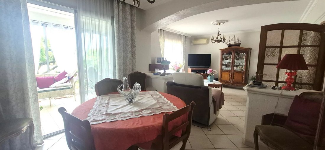 House in Saint-Laurent-du-Var, Provence-Alpes-Côte d'Azur, France 4 - 17720986