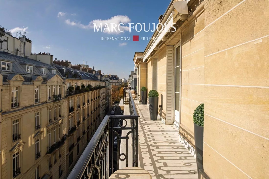 Apartment in Triangle d'Or, Paris 8e Arrondissement, Paris 1 - 17721215