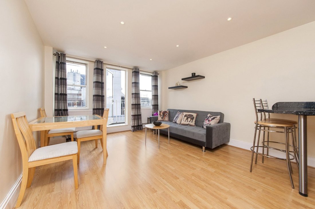 Apartment in Fitzrovia, Camden, England 1 - 17723345