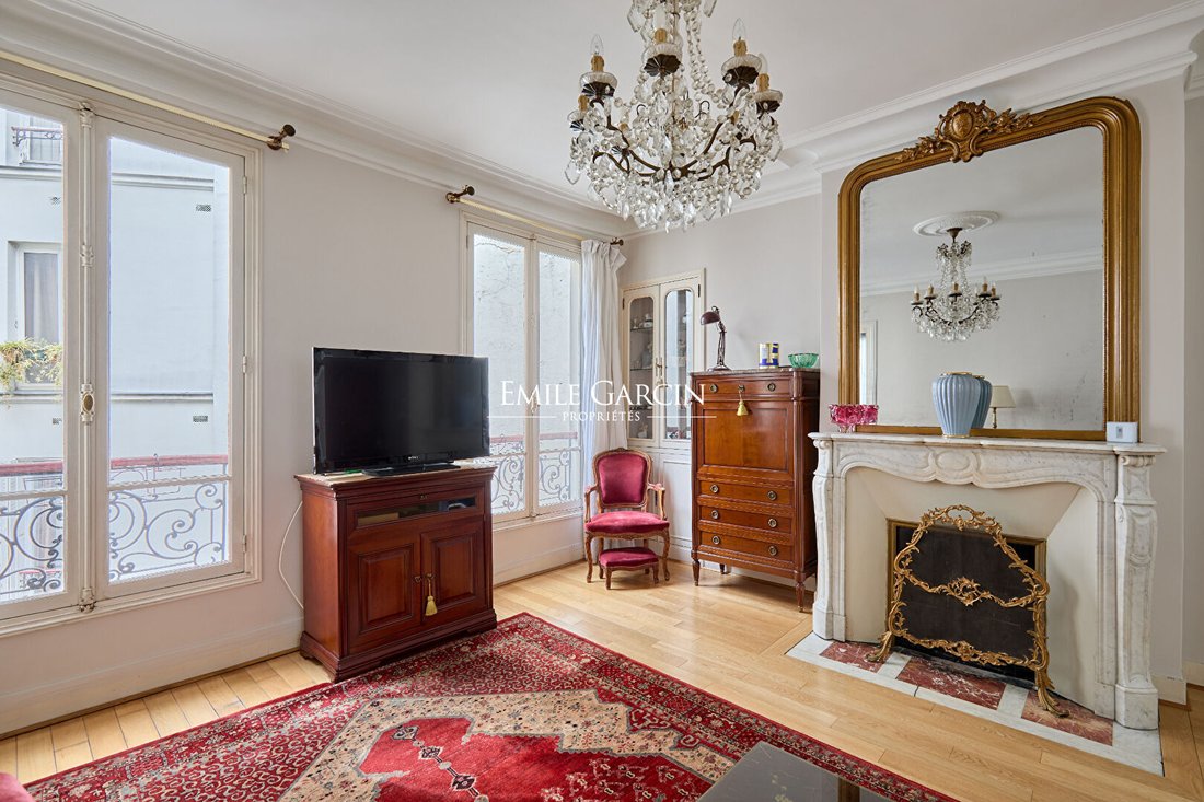 Apartment in Lorette-Martyrs, Paris 9e Arrondissement, Paris 2 - 17723236