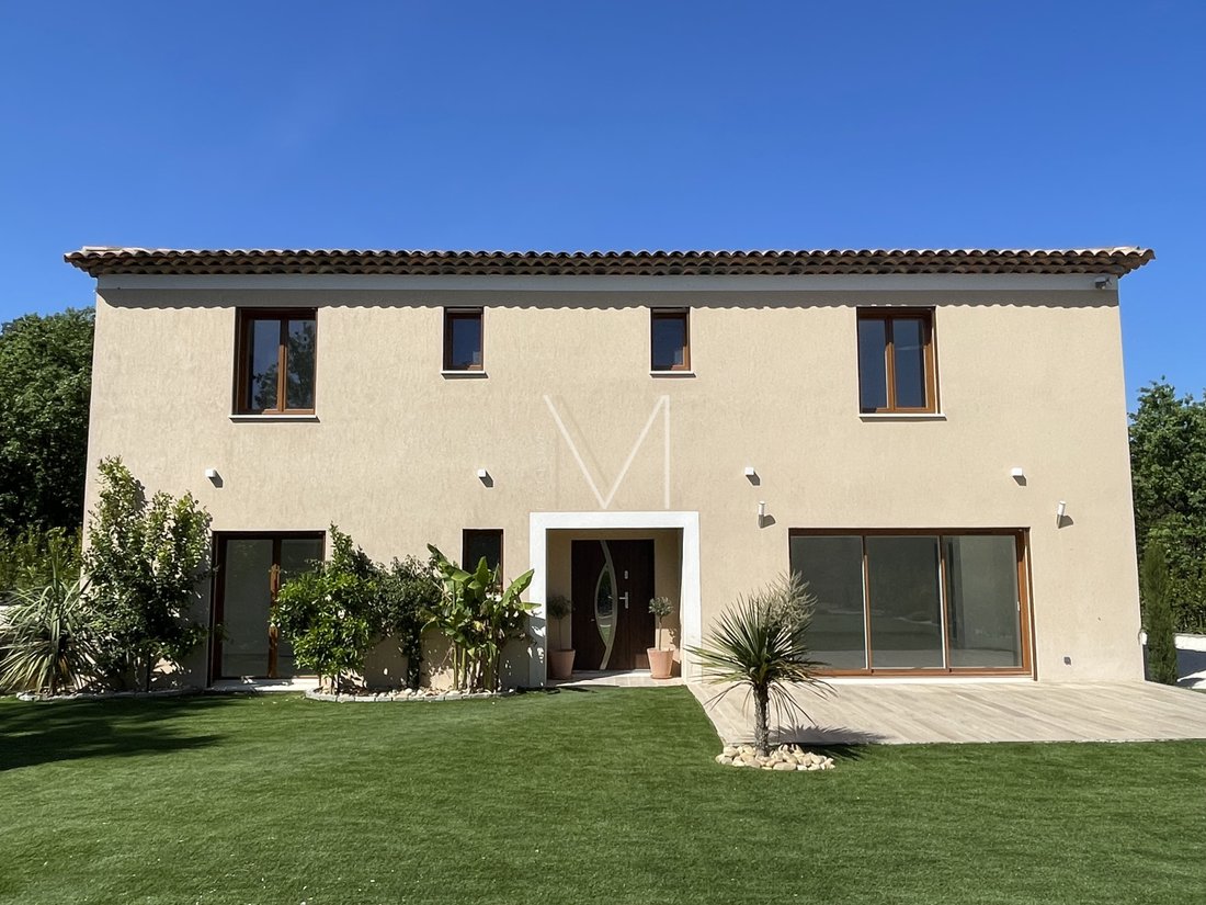 House in Le Plan-de-la-Tour, Provence-Alpes-Côte d'Azur, France 2 - 17722840