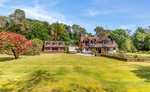 House in Churt, England 1