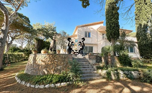 House in Ecarts, Roquebrune-sur-Argens, France 1