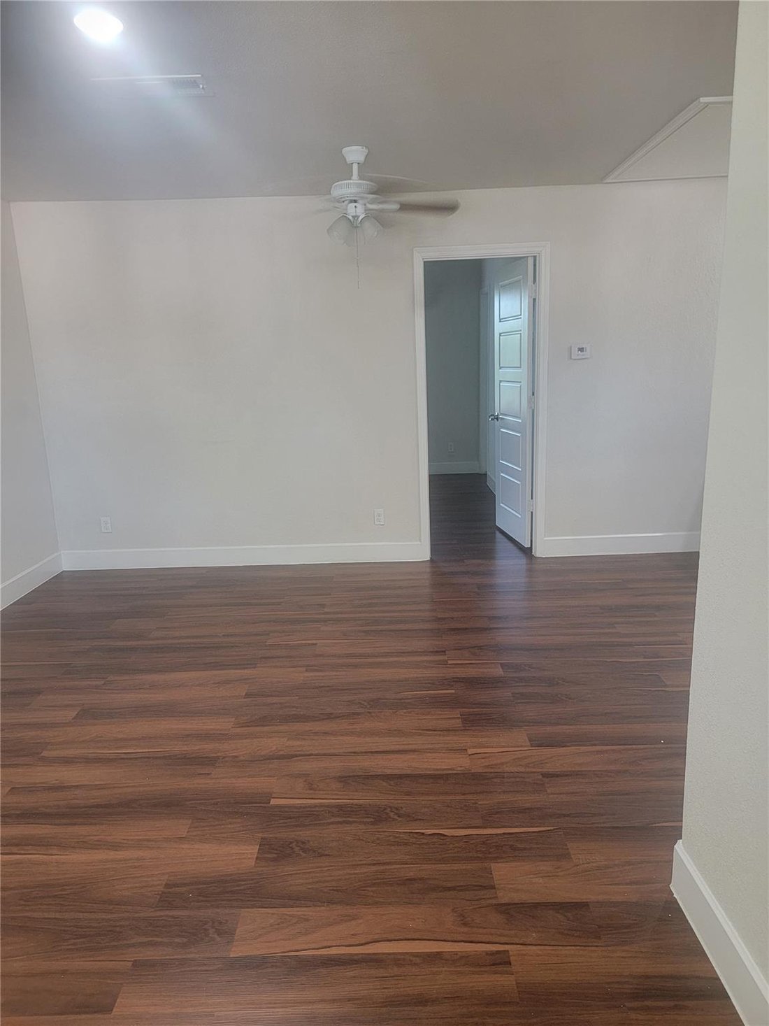 Cleveland, Texas, United States 5 - 17720250