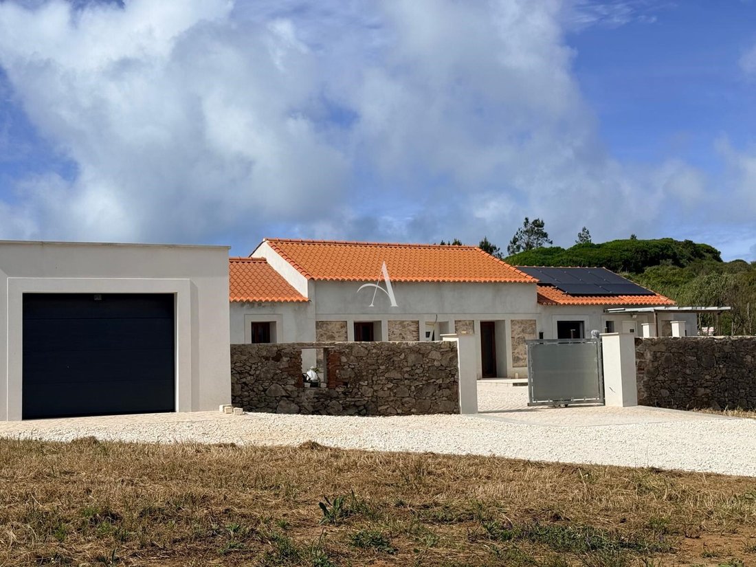 Villa in Nossa Senhora do Populo, Coto e Sao Gregorio, Leiria District, Portugal 2 - 17721549