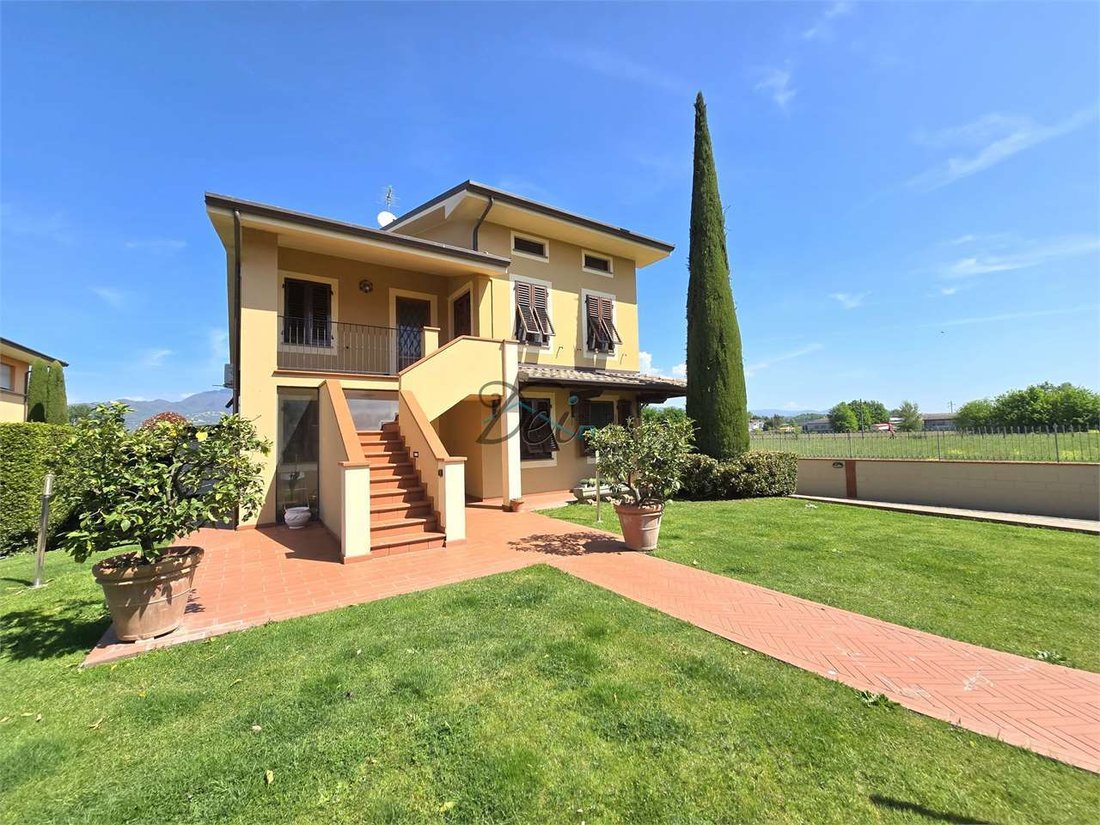 Villa in Lammari, Capannori, Tuscany 3 - 17722457