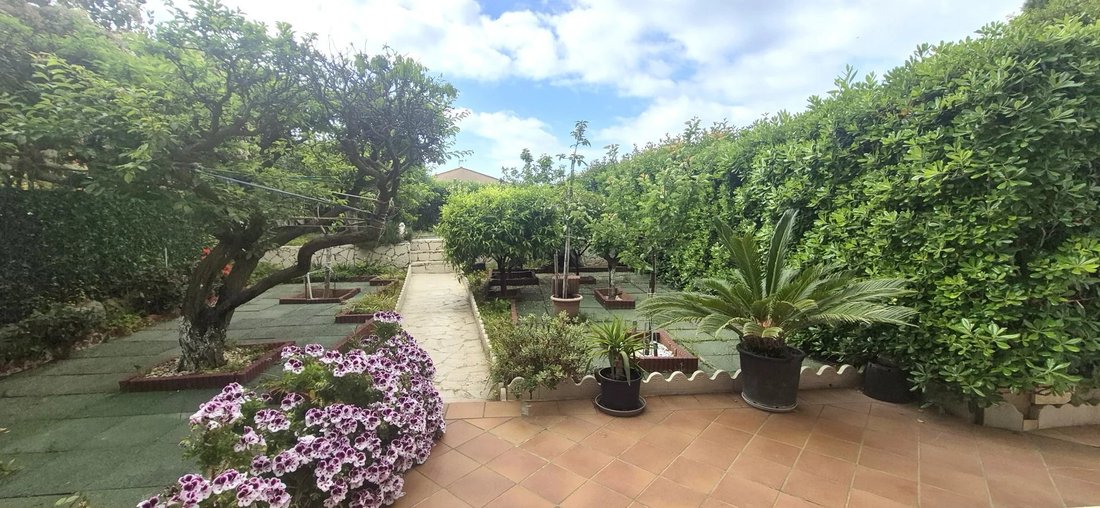 House in Saint-Laurent-du-Var, Provence-Alpes-Côte d'Azur, France 1 - 17720986