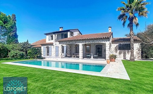 Villa in Grasse, Provence-Alpes-Côte d'Azur, France 1