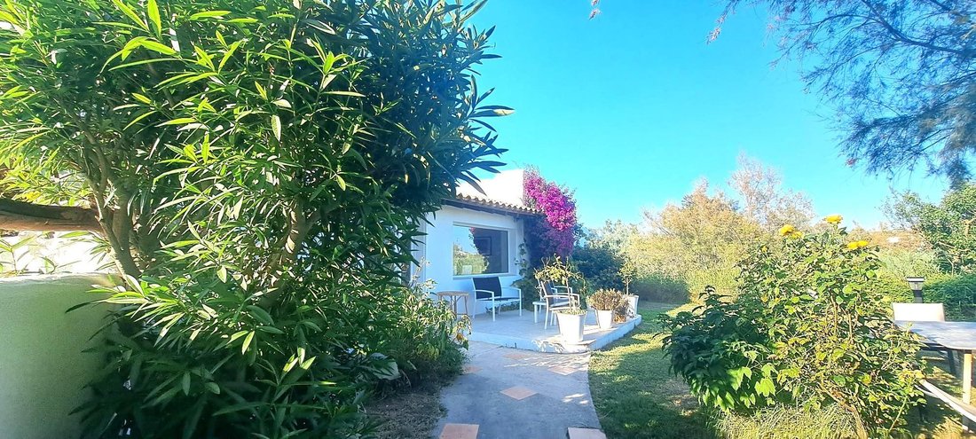 House in Saintes-Maries-de-la-Mer, Provence-Alpes-Côte d'Azur, France 3 - 17720995