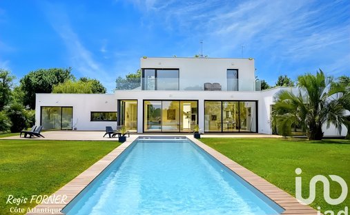 House in Saint-André-des-Eaux, Pays de la Loire, France 1