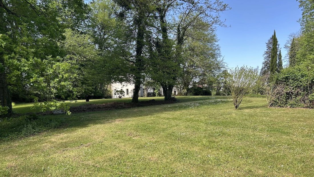 Estate in Gamarde-les-Bains, Nouvelle-Aquitaine, France 2 - 17723377