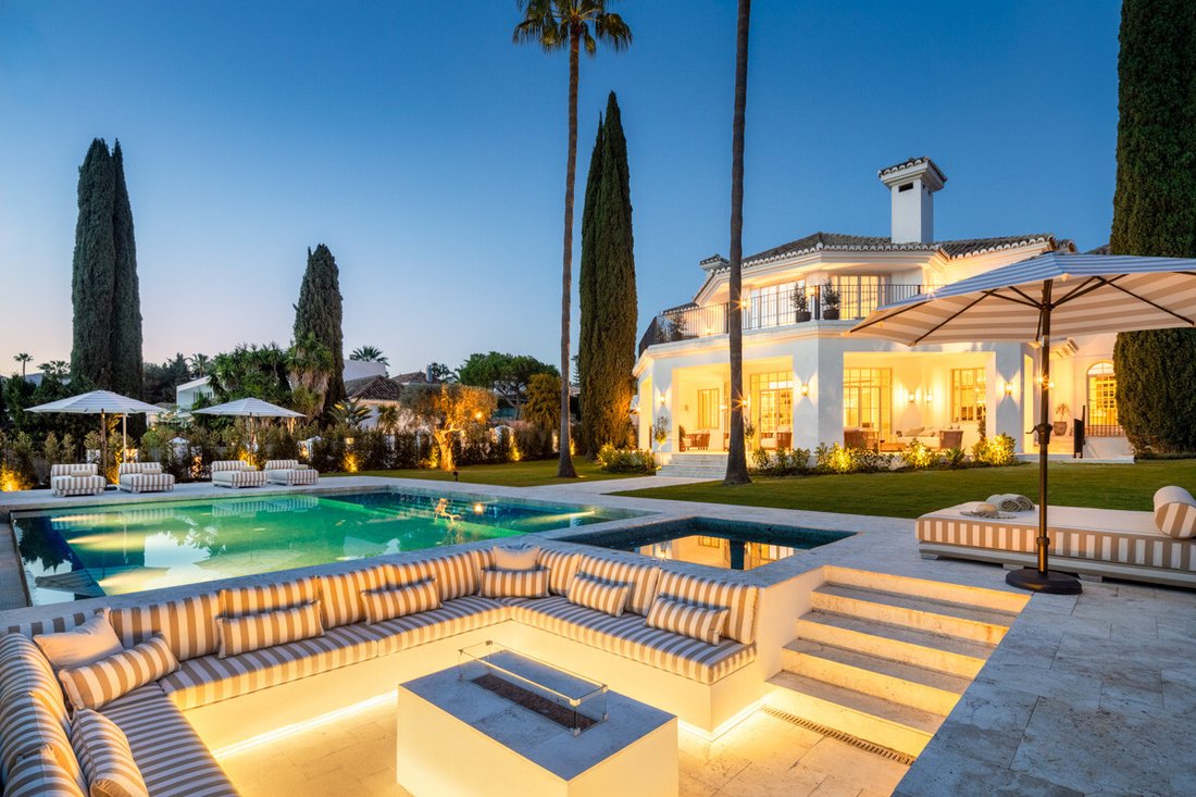 Villa in Nueva Andalucia, Marbella, Spain 1 - 16408447