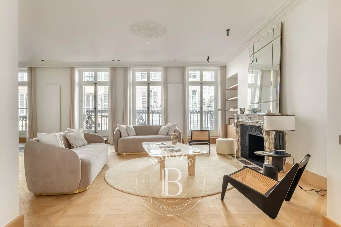 Apartment in Invalides, Paris 7e Arrondissement, Paris 1 - 17720969