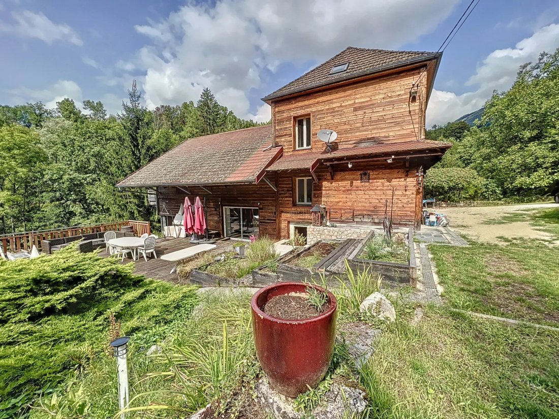 Estate in Aiguebelette-le-Lac, Auvergne-Rhône-Alpes, France 3 - 17703978