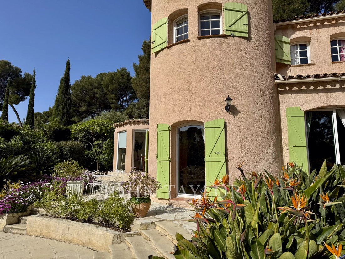 Villa in Nord, Sanary-sur-Mer, France 2 - 17721168