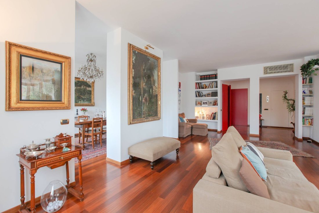Apartment in Centrale, Milan, Italy 3 - 17724176