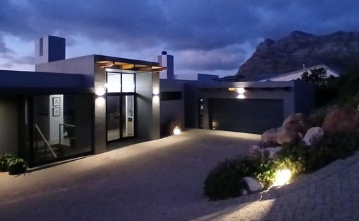 House in Rooi-Els, Western Cape, South Africa 1