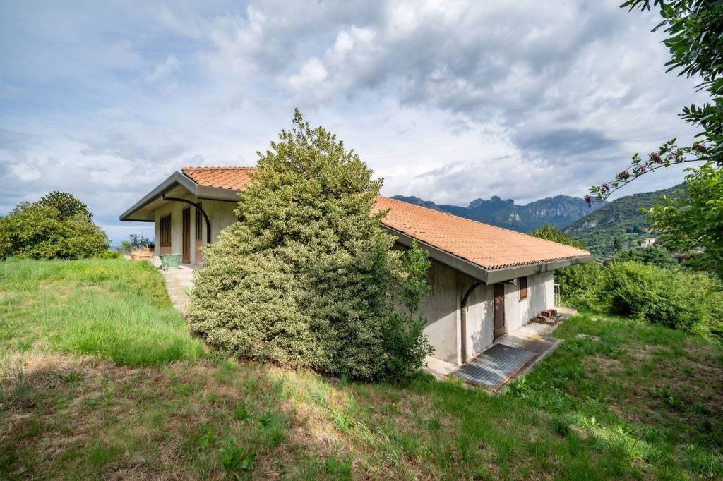 Villa in Galbiate, Lombardy, Italy 3 - 15986208