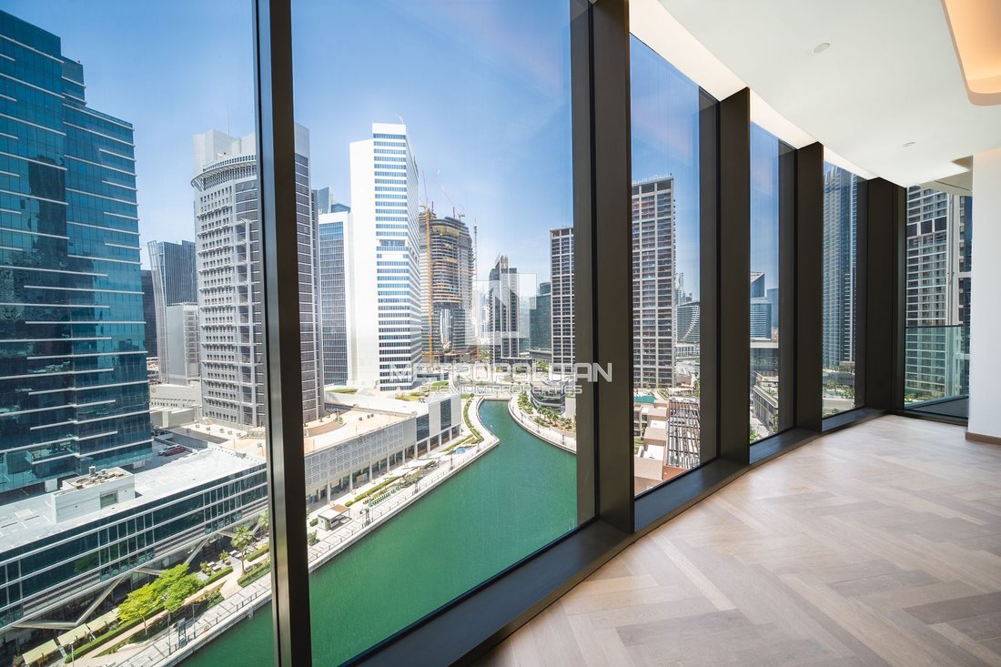 Apartment in Business Bay, Dubai, United Arab Emirates 1 - 15106324