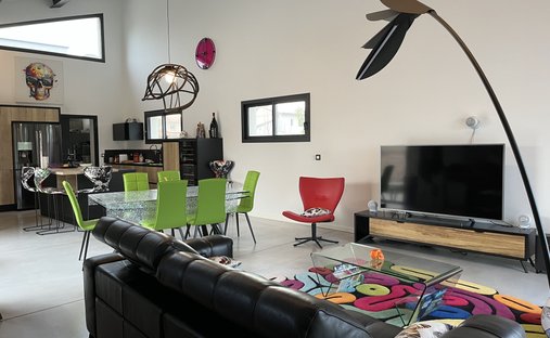 Villa in Ouest, Bompas, France 1