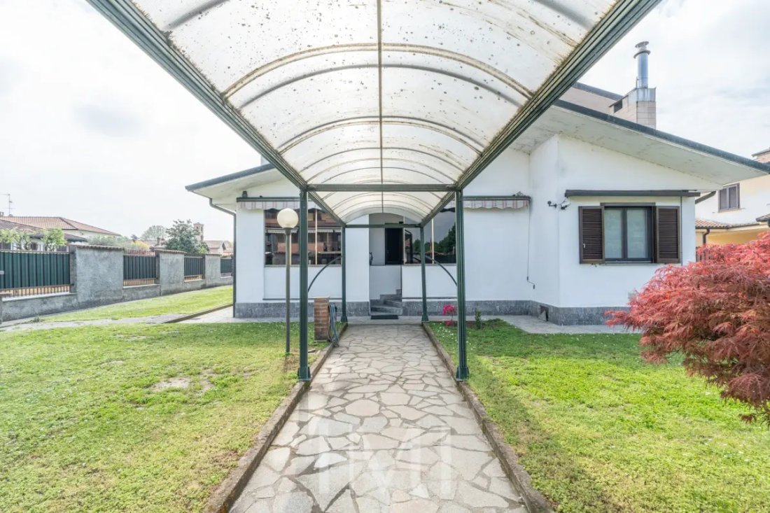 Villa in Gudo Visconti, Lombardy, Italy 2 - 17722070