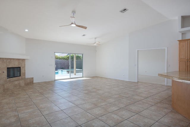 Palm Desert, California, United States 3 - 17721315