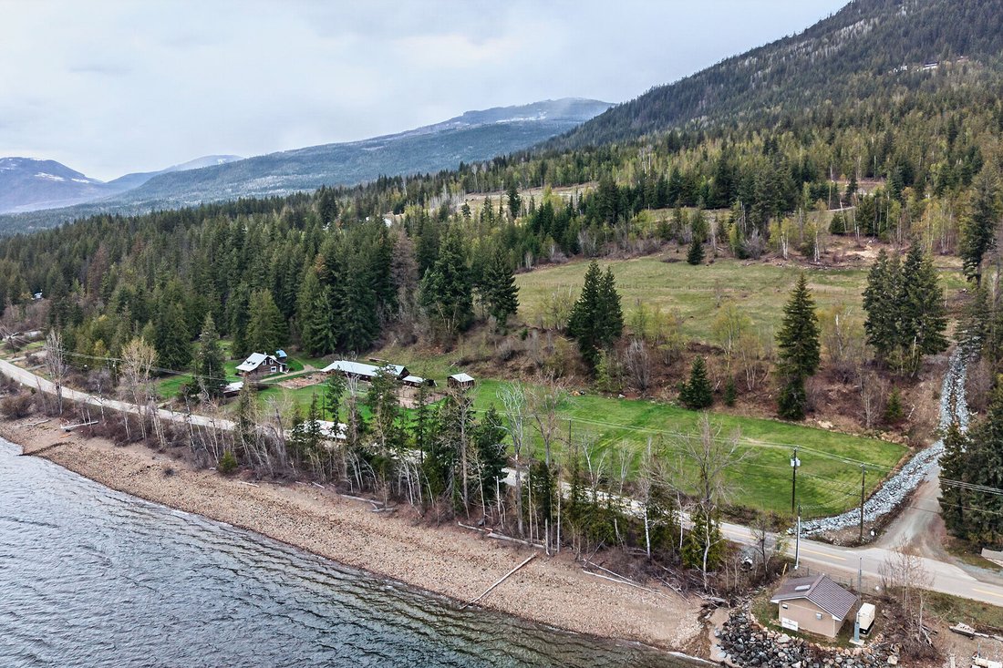 House in Anglemont, British Columbia, Canada 5 - 17721582