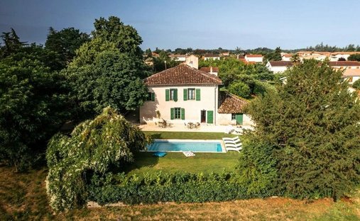 House in Negrepelisse, Occitania, France 1