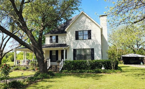 House in Tioga, Texas, United States 1
