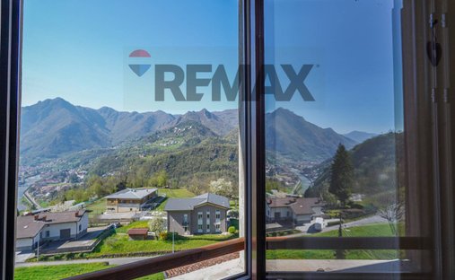 House in San Pellegrino Terme, Lombardy, Italy 1