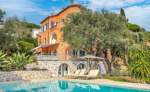 Villa in Dorf-Cros de Caste-Coupiere-Mont Gros, Roquebrune-Cap-Martin, Frankreich 1