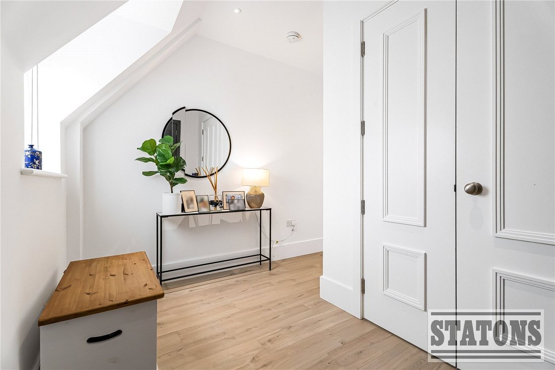 Apartment in Oakwood, Enfield, England 2 - 17720167