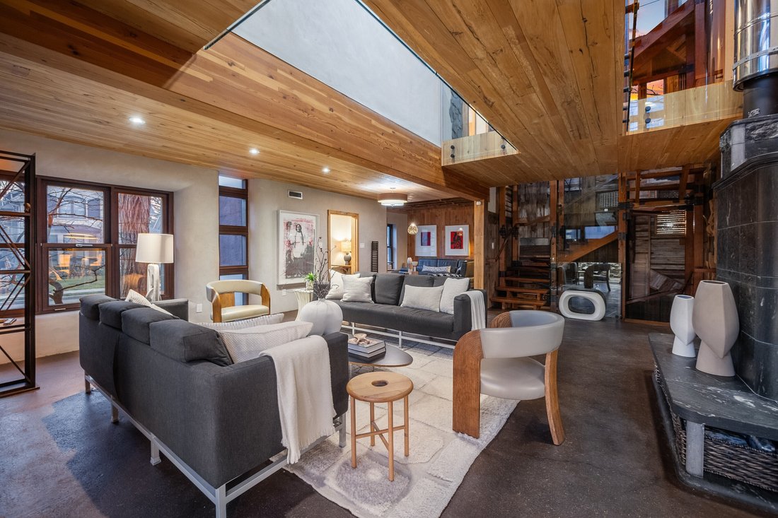 House in Oakville, Ontario, Canada 4 - 17721583