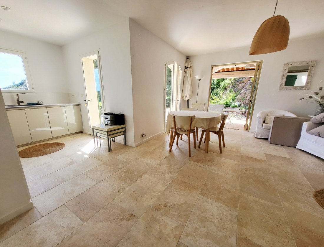 Villa in Nord, Cavalaire-sur-Mer, France 1 - 17720680