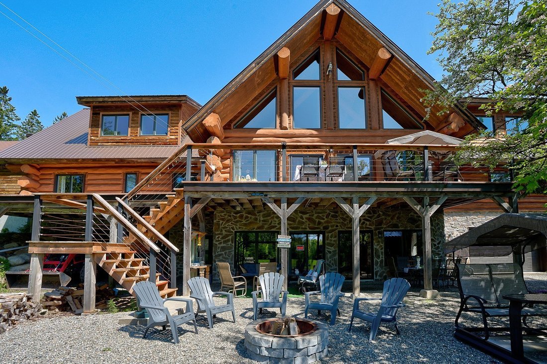 House in La Patrie, Quebec, Canada 3 - 17723332
