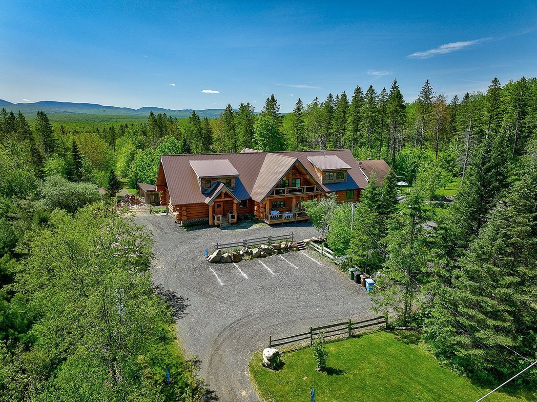 House in La Patrie, Quebec, Canada 2 - 17723332