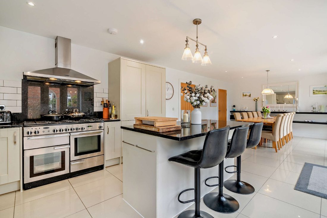 House in Chichester, England 2 - 17720622