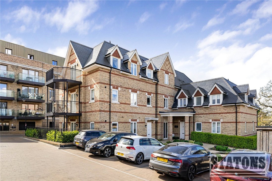 Apartment in Oakwood, Enfield, England 1 - 17720167
