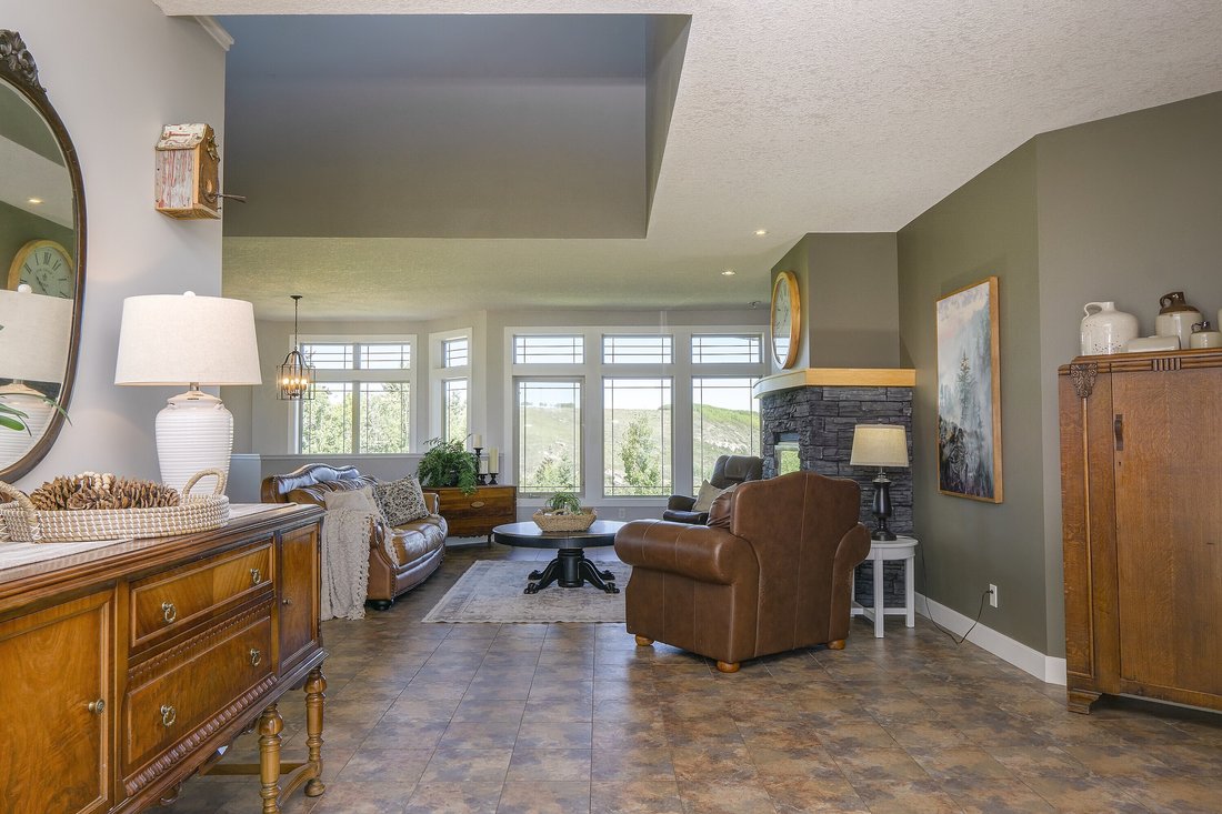 House in Cochrane, Alberta, Canada 5 - 17720551
