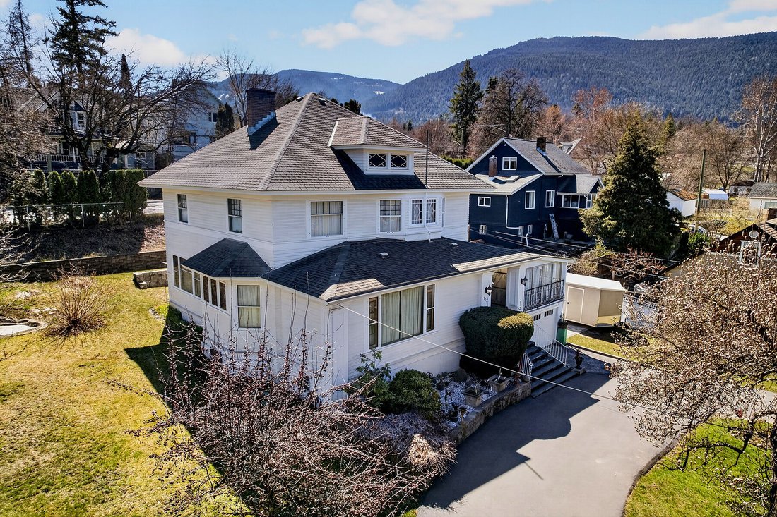 House in Nelson, British Columbia, Canada 3 - 17723251