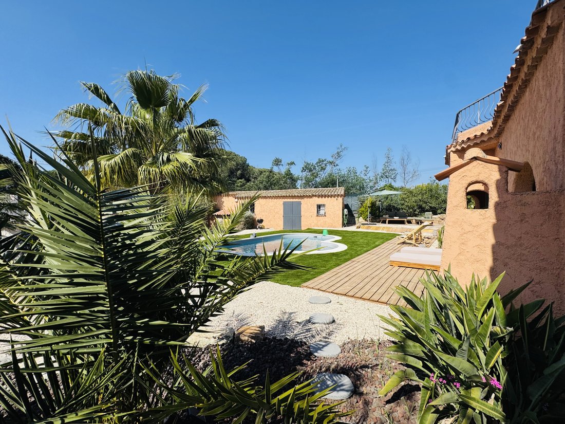 Villa in Exterieurs, Frejus, France 3 - 17722772