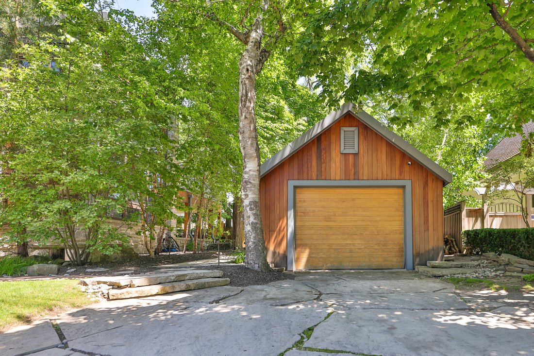 House in Oakville, Ontario, Canada 3 - 17721583
