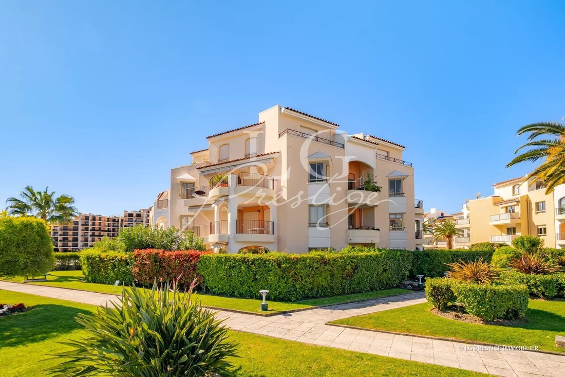 Apartment in Cannes Marina-La Roubine, Mandelieu-la-Napoule, France 2 - 17558394